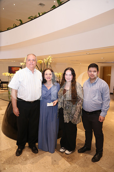 Sergio García, Berta Lozano, Mariana García y Sergio García 0