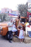 Carlos Berard, Erika Arcaute de Berard, Anika Berard y Charlotte Berard 0