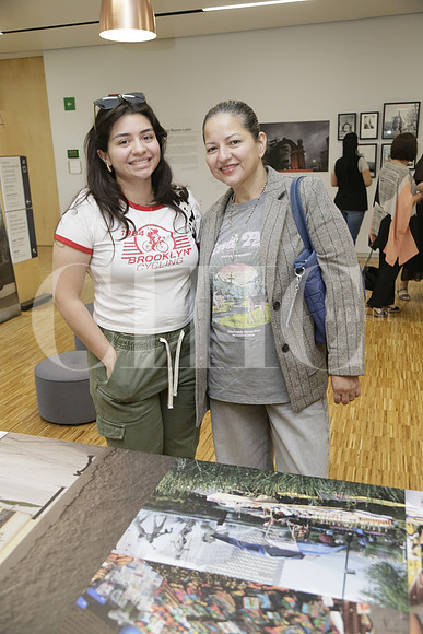 Silvia González y Patricia González
