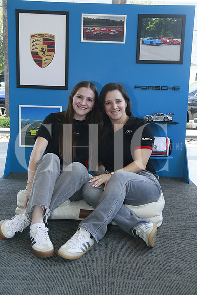 Bárbara Parás y Roberta Armendaiz (3)