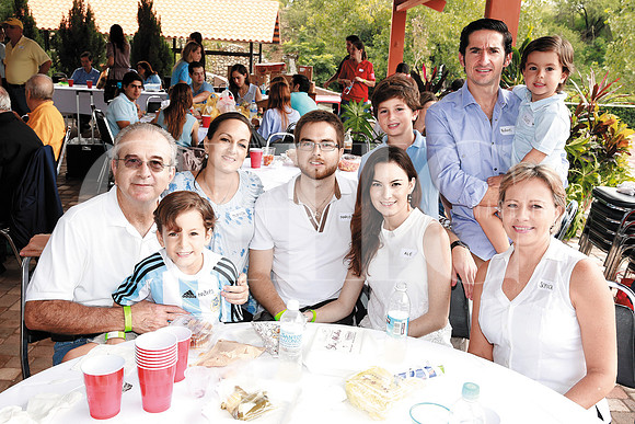 Andrés Páez,Carlos de la Garza Santos, Mónica de la Garza, Marcelo de la Garza, Alejandra Morales, Rafael Páez, Mateo Páez y Sonia Gossler (2)