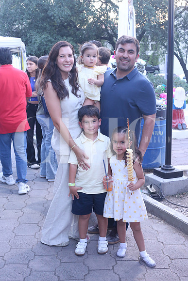 Valeria Guajardo, Raquel Clariond, David Clariond, Valeria Clariond y David Clariond 1