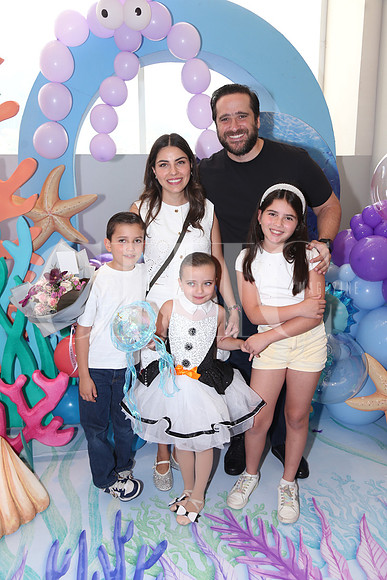 Alejandra González, Juan Mena, Juan Pablo Mena, Lucia Mena e Isabel Mena 0