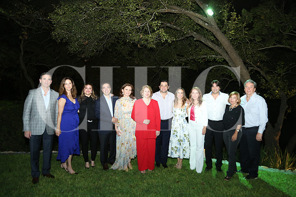 Juan Prestamo, Malu jaso, Berta Alejandra Prestamo, Arturo Prestamo, Cordelia Elizondo , Berta Alejandra Elizondo de Islas, Marcelo Prestamo, Sofia Garza, Cynthia Zabroki, Luis Prestamo, Cristina Isla