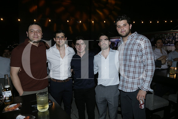 Hugo Gutíerrez, Andrés Vica, André González, Alejandro González y Pano Salido (fué el nombre que me dio)