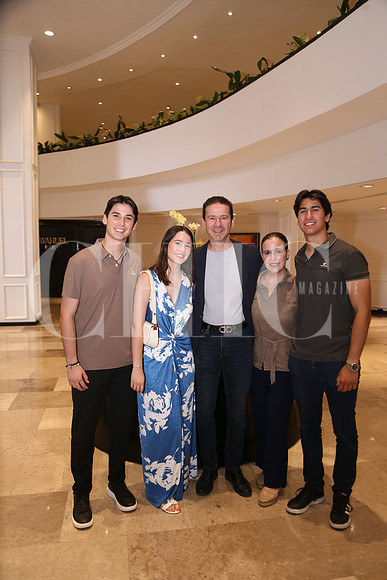 Gabriel Montemayor, Katia Montemayor, Adrián Montemayor, Martha Alanis de Montemayor y Adrián Montemayor 0