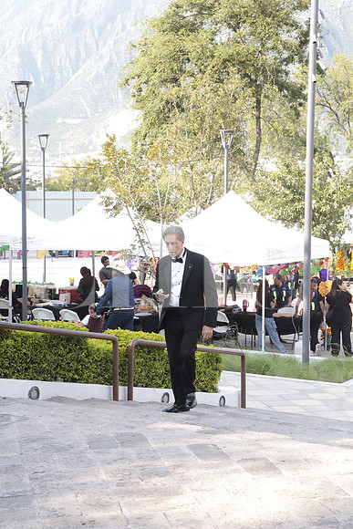 Ernesto Vela 4
