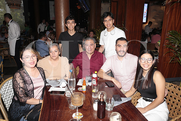 Ana Karen Cruz, Diego Antonio Torres, Alfredo Cruz, Areli Aviles, Marco Cruz, Marco Cruz y Fernanda Ruiz 3