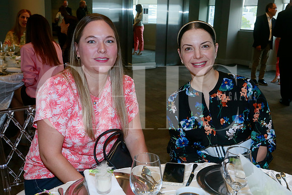 Cristina Torres y Mónica Marcos