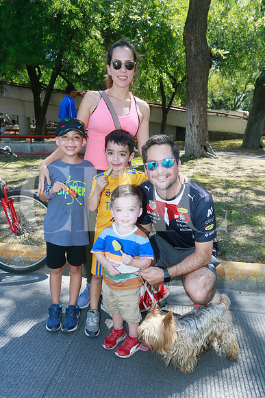 Daniela Reyes, Federico Seyffert, Fede Seyffert, Gabriel Seyffert y Bernardo Seyffert