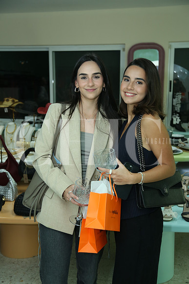 Ana Castellanos y Paulina Castellanos 0