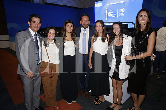 Diego Valdes, Lorena Arteaga, Mariana Arteaga, Ricardo Arteaga, Erika Arteaga, Ana Sofia Arteaga y Patricia Jaime 2