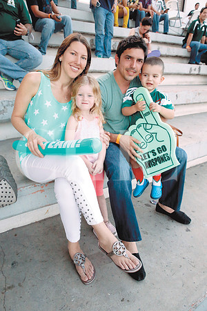 Lucía Margáin, Daniel Salinas, Lucía Salinas y Daniel Salinas