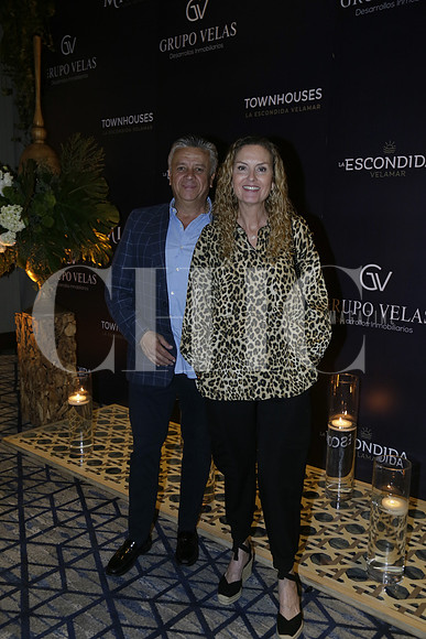 Agustin Suárez y Cristy Barker