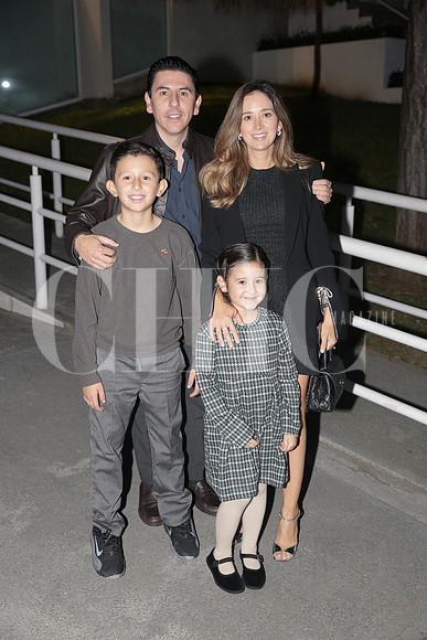 Jacobo Leal, Bety Ramirez, Camila Leal y Jacobo Leal 2