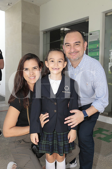 Elisa Chapa, Romina Garcia y Roberto Garcia 3