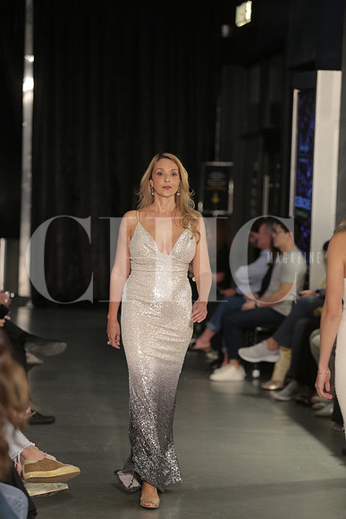 Pasarela 64