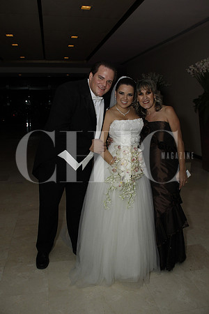 Carlos, Claudia y Rosa Martha García Elizondo (mamá de la novia)-2