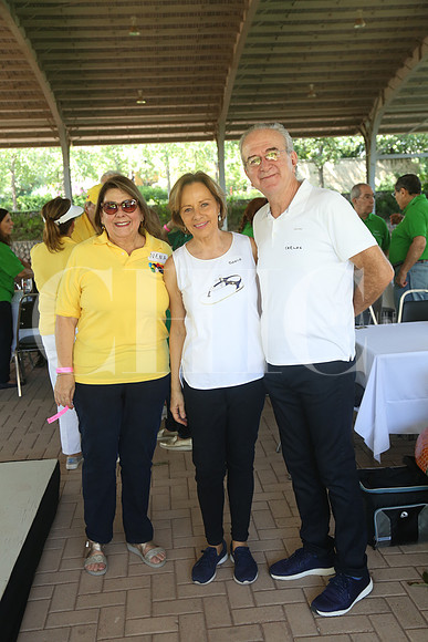 Nena Guevara, Sonia Gossler de De la Garza y Carlos de la Garza Santos
