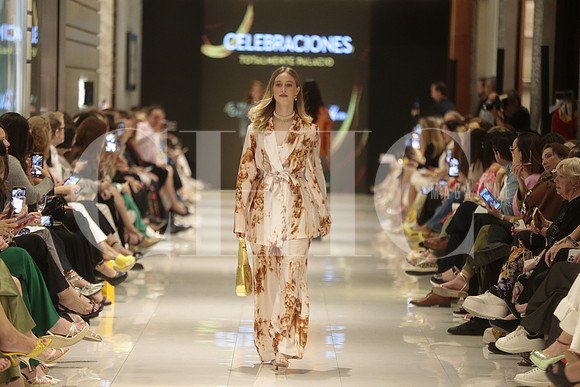 Desfile ya puedo escucharte 69