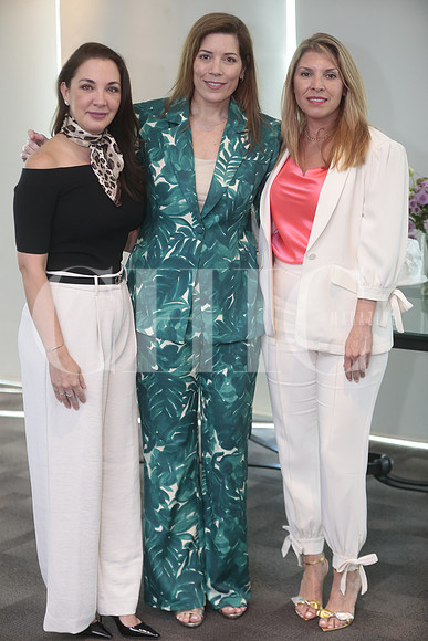 Magaly Villarreal, Maria Constanza Pardo y Monica Ferrer 3