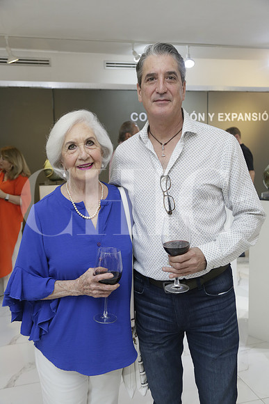Armida Rodríguez de Garza Botello y Eugnio Garza