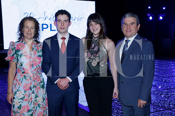Ana Verónica Martínez de González, Luis González, Ana Verónica González y Luis Manuel González