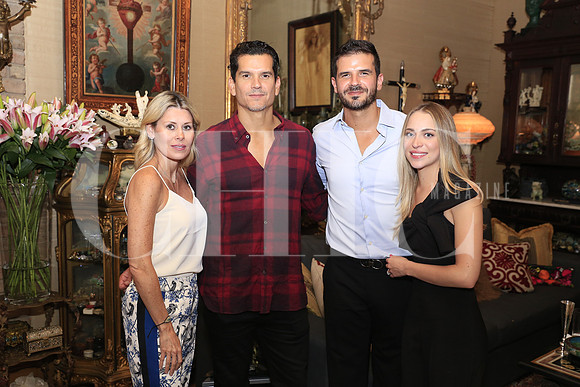 Valeria González de Martínez, Gregorio Martínez, Eduardo Martínez y Elisa Cepeda (2)