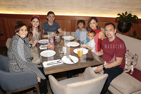 Alejandra de la Vega, Grayce Gonzalez, Daniel Silva, Carlos Reza, Denisse Olivas, Elias Palafox y Fernando Palafox 4