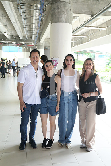 Jorge Martínez, Laura Martínez, Paulina Martínez y Laura Zambrano