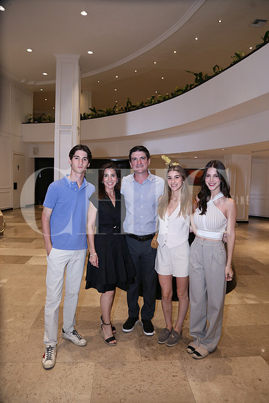 Miguel Garza, Ale Gutiérrez de Garza, Miguel Garza, Mariel Garza y Belen Garza1