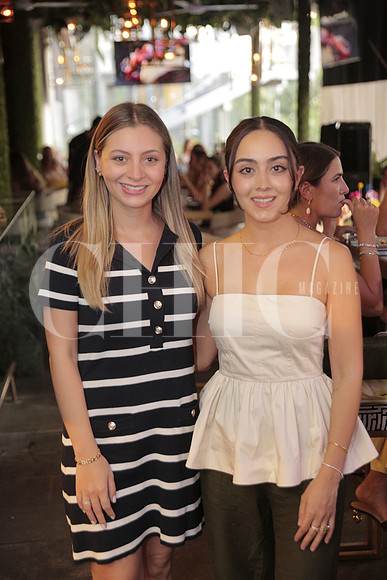 Marielle Rodriguez y Giselle Lopez 2