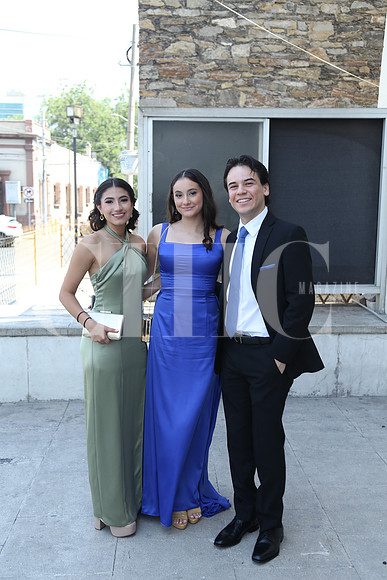 Isabela Welsh, Fernanda Welsh y Emilio Hernández 1