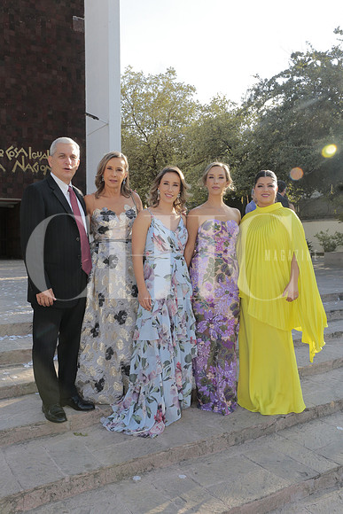 Gerardo Sanchez, Adriana Rodriguez, Ana Lucia Sanchez, Adriana Sanchez y Jimena Familiar 1