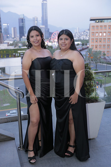 Natalia Valdez y Adriana Hernandez 2