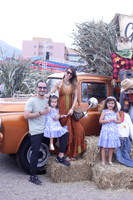 Carlos Berard, Erika Arcaute de Berard, Anika Berard y Charlotte Berard 1