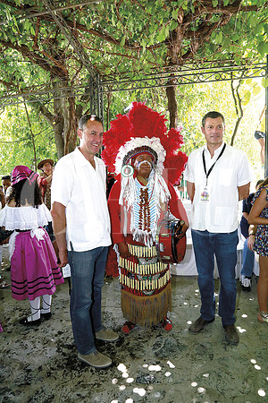 Daniel Milmo, Salomé Menchaca y Brandon Milmo