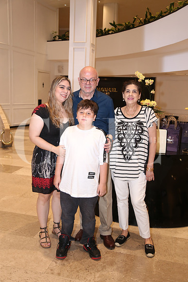 María Fernanda Martínez, José Fernando Martínez, Elsa Martía Gutiérrez y José Fernando Martínez 1