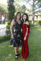 Mina Ayala de Espinosa y Eva Espinosa