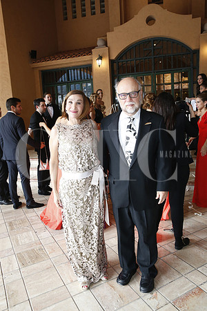 Temis Elizondo de Hinojosa y Bernardo Hinojosa