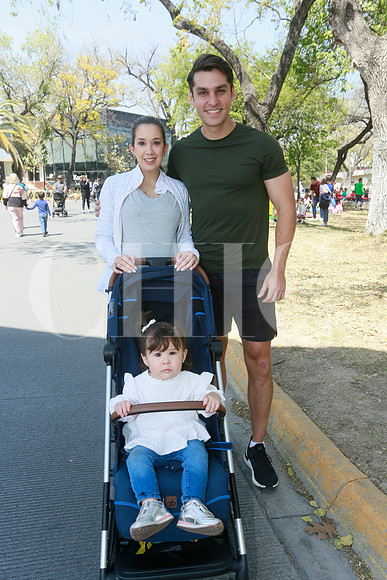 Carolina Gutíerrez de Urquidi, David Urquidi y Balbina Urquidi