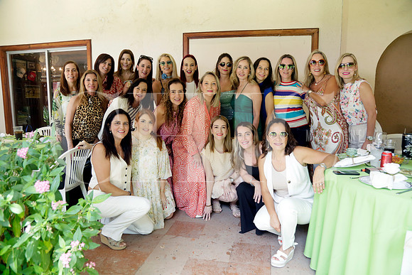 Adriana Zavala y amigas (2)