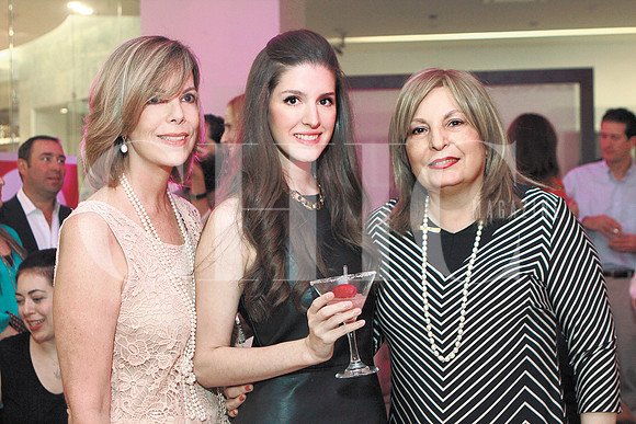 Consuelo Fernández, Cecilia Osorio y Blanca Melo de Sotomayor