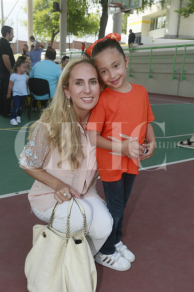 Mariana Margain de Santos y Sofia Santos