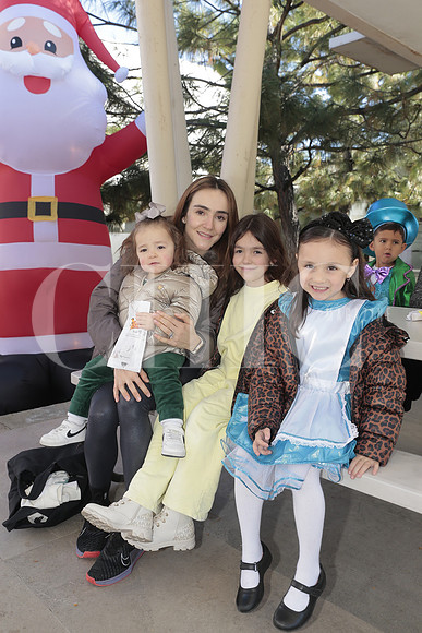 Sonia Menchaca, Balbina Calles, Ximena Calles y Romina Calles 4