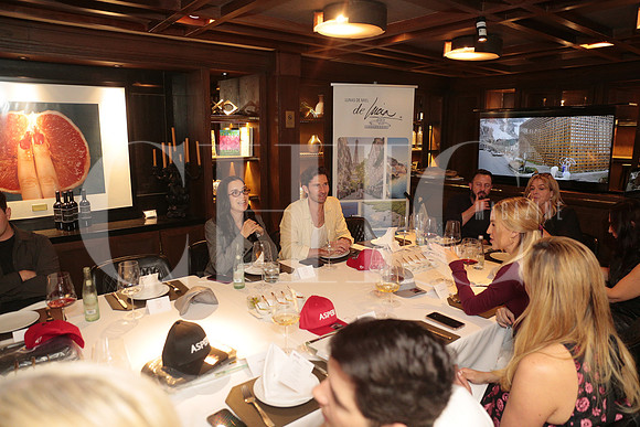 Cena y presentacion Aspen y viajes le grand 4