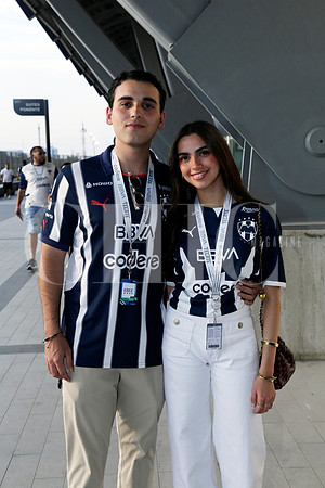 Sebastian Elizondo y Regina Muñoz
