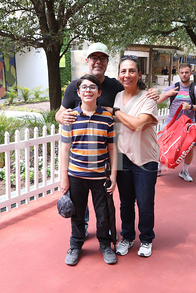 Diego González, Ely González y Gaby Ramos
