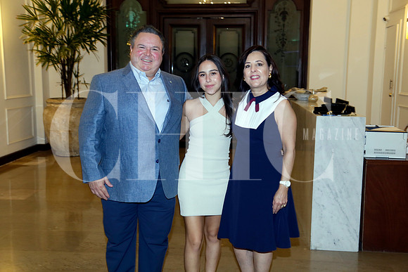 Agustin Flores, Rocio Flores y Rocio Villamar de Flores (3)