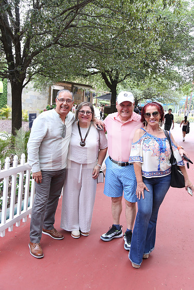 Gerardo López, Sara Bermudez, Feliz Dragustinobil y Alejandra Leal 0